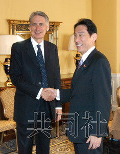 ��Ӣ�ⳤŦԼ��̸���翪�ⳤ��������̴�һ��