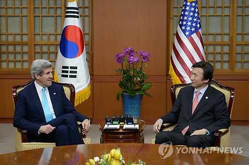 韩美外长举行会谈克里称韩国安全即美国安全