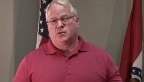 美国黑人青年遭射杀家属要求彻查警长道歉(图)