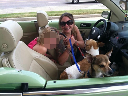 母爱伟大:美国一妇人为救女儿自己被撞身亡