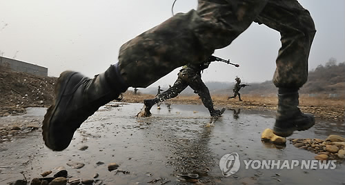 韩国逃兵役花样多:切手指割生殖器变残疾人
