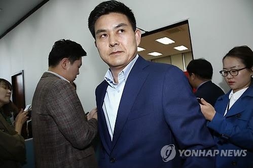 韩新国家党最高委员宣布辞职称要率先反省(图)