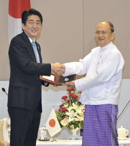 安倍访东盟再撒金元援助缅甸菲律宾基建(图)