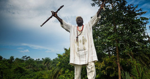 利比里亚巫医称埃博拉是“诅咒”被指妨碍救治