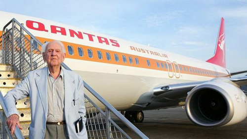 澳航最忠诚旅客50年飞958次获得客机钥匙(图)