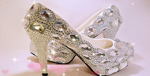 世界最贵女鞋在迪拜展销一双310万美元（图）