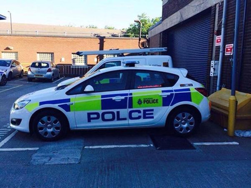 英国警方遇尴尬:拼错“警察”单词引网民嘲讽