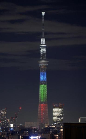 日本举行“光的三原色”亮灯活动祝贺诺奖得主