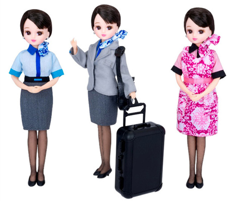 宣传空姐新制服日本公司打造俏丽仿真娃娃(图)