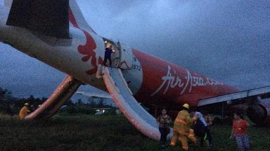 亚航一飞机在菲律宾机场冲出跑道无人受伤(图)