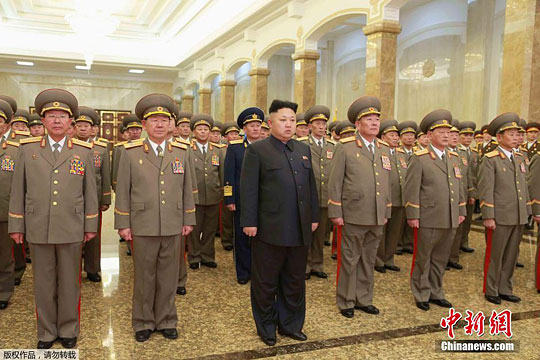 金正恩新年赴太阳宫瞻仰金日成金正日遗容(图)