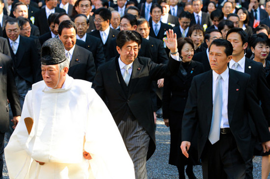 安倍称将继承历代内阁历史认识传达“和平”