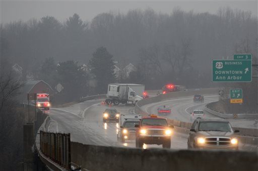美国遭遇新年第一场寒流1000万人受暴风雪影响