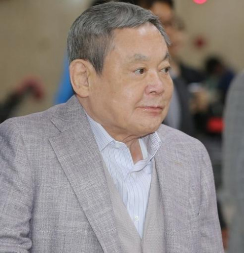 三星会长将于病榻迎生日被喊“会长”有视觉反应
