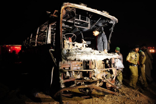 巴基斯坦车祸死亡人数攀升至57人多人烧伤严重