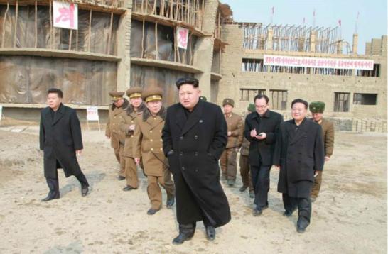 金正恩视察孤儿院工地决心将儿童培养为主力军