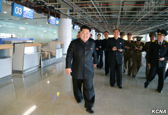 金正恩视察机场航站楼赞建筑雄伟突出民族性(图)