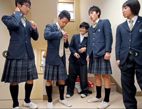 日本一商家推出功能型校服每套逾2000人民币