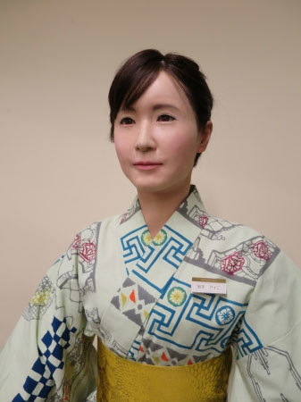 日本美女机器人前台亮相百货店微笑迎客(图)