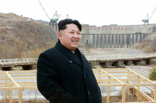金正恩视察青年发电站建设工地称是朝鲜财富(图)
