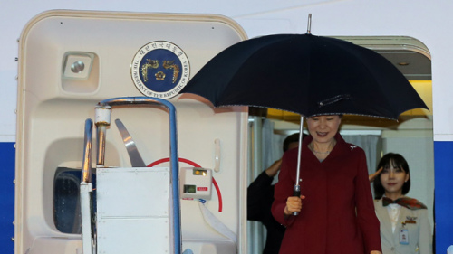 朴槿惠抵达巴西将同巴西总统举行首脑会谈(图)