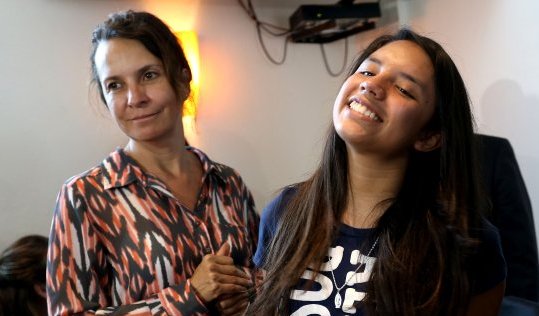 国际“拯救”行动乌龙少女被强送美国“认亲”