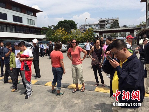 余震不断:尼泊尔高档酒店撑不住(组图)