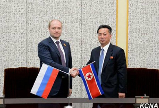 俄官员访朝向金正恩赠送礼物朝俄谈经济科技合作