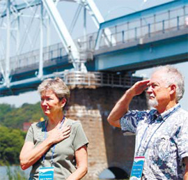 朝鲜战争失踪美军妻子骨灰被撒洛东江曾等65年