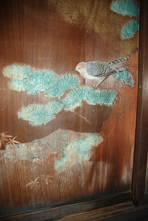 日本多处寺院古迹被喷油污警方找到嫌犯(图)