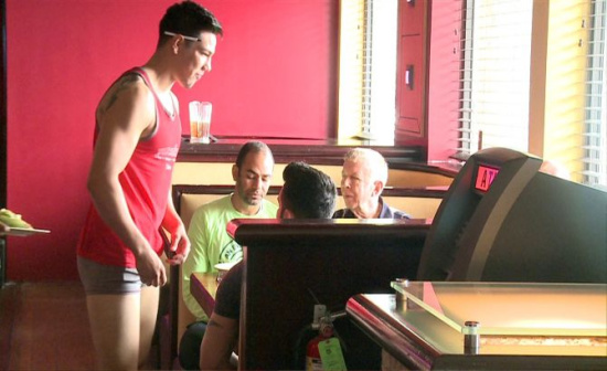 ����һ�����������С��Ʒ������н�׳�ؼ���ͼ��