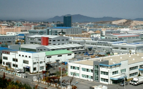 韩媒:开城入驻企业采购朝鲜产品现冒牌巧克力派