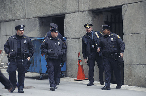 ŦԼ���������پ�ԱӦ��ıɱ��ǹ���¼���������