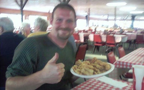 美国男子好奇被枪击感觉开枪射伤自己脚背(图)