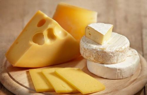 法电视台揭人造奶酪不含牛奶吁社会保护传统奶酪