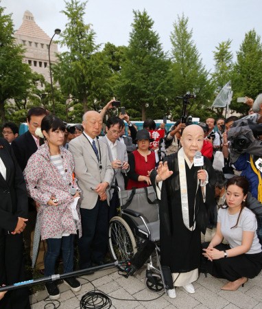 数千日本民众集会反对安保法痛批安倍政权(图)