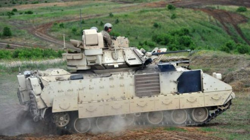 美国宣布将在东欧新部署重型武器俄罗斯批评(图)