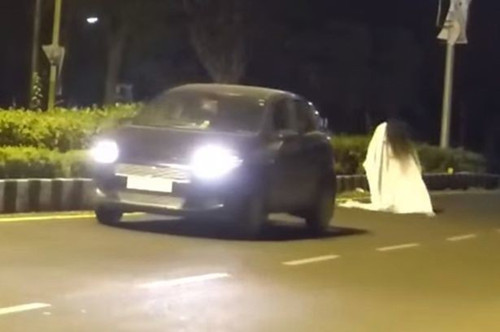 外国男子恶作剧扮鬼吓人却被胆小司机撞倒受伤