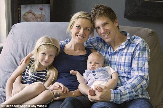 һ���˿���׹��ĸ�׻���5��Ů������������