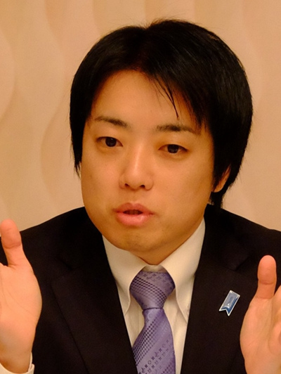 日本自民党议员陷金钱丑闻在野党拟向安倍追责