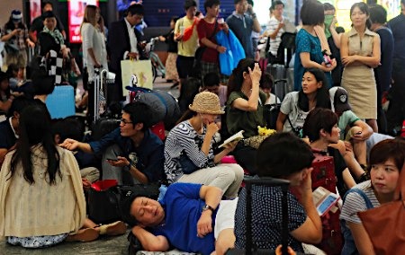 强台风登陆日本列岛大批民众紧急疏散(图)