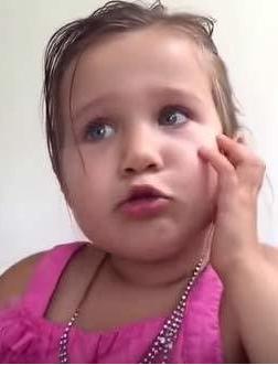 4岁女孩“拒”当小公主称爸爸对公主一无所知(图)