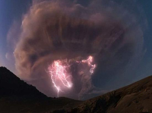 BBC“火山闪电”奇景被指造假系后期合成画面