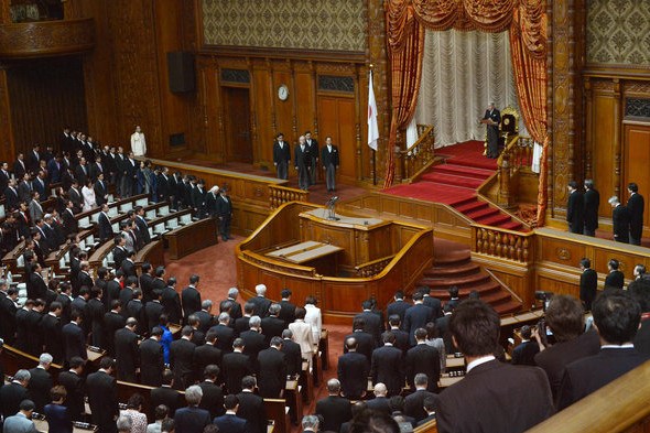 日高官称将在内阁改组后决定是否召开秋季临时国会