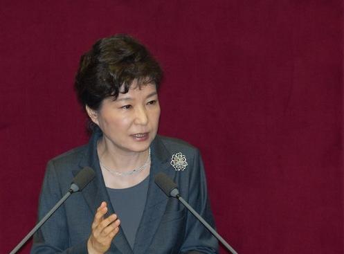 朴槿惠发表施政演说将增强军事力量应对朝鲜动作