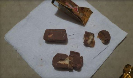 糖里藏针:儿童万圣节出门要糖回家发现内有缝衣针