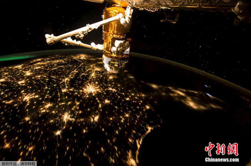 ���ʿռ�վӭ��������פ15����NASA����ף�