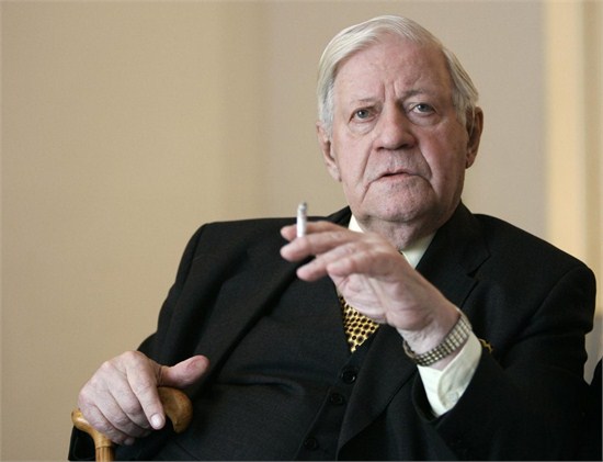 德国前总理施密特逝世 口才出色生前爱好艺术