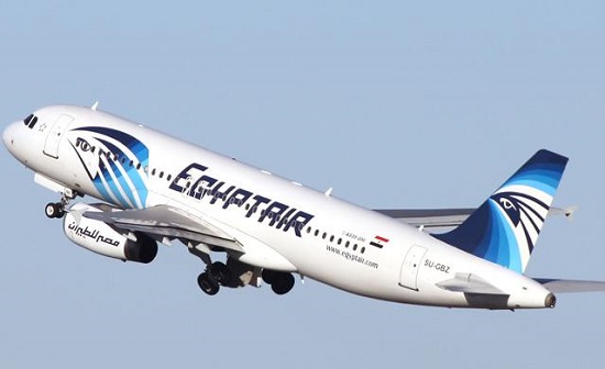 外媒:埃及航空遭劫持航班上或许有炸弹