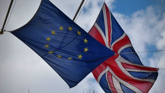 Ӣ��������������ŷ�˽�ʹӢó�׼���ͥ�����µ�